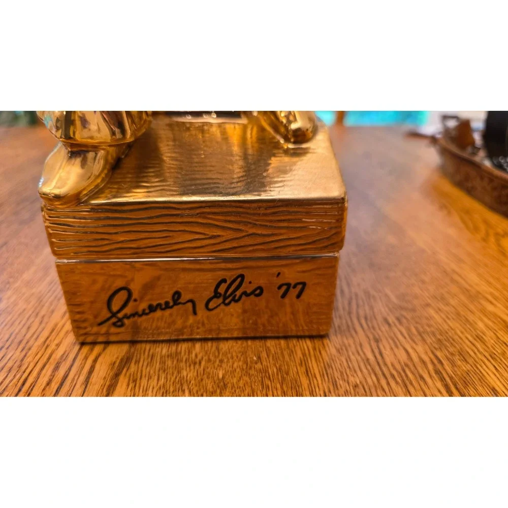 Vintage 1977 McCormick Elvis Presley Gold Bourbon Whiskey Decanter Music Box